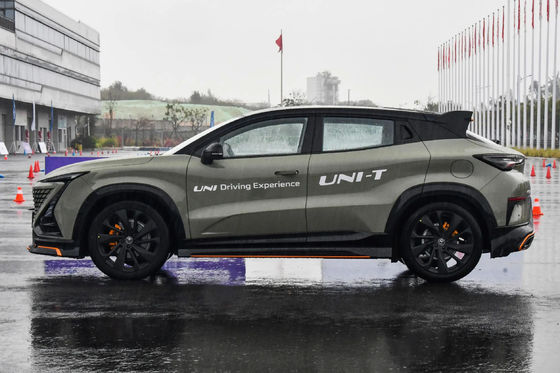 2024 Чанган UNI-T компактный бензиновый автомобиль SUV Продажа подержанных автомобилей 1.5T спортивная версия UNI-T Car