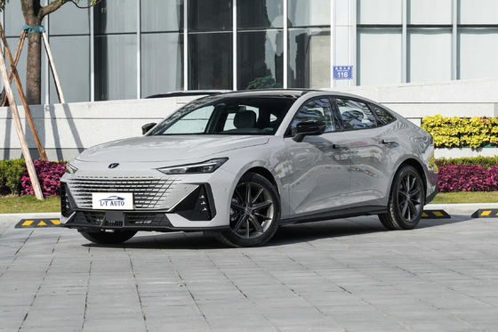 2024 Чанган UNI-V Plug-In гибридный бензиновый электромобиль Максимальная скорость 205 км/ч