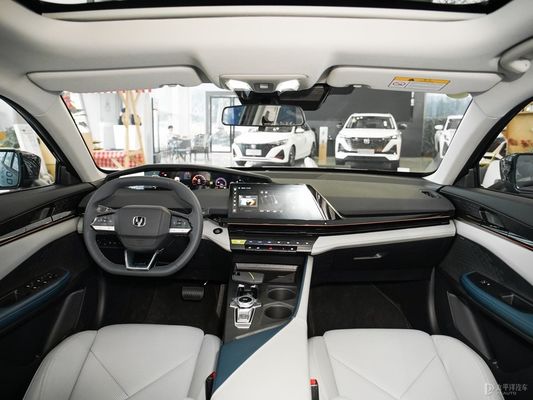 2024 Чанган UNI-V 2.0T бензиновый 4WD Drive транспортное средство высокоскоростное умное подержанное авто