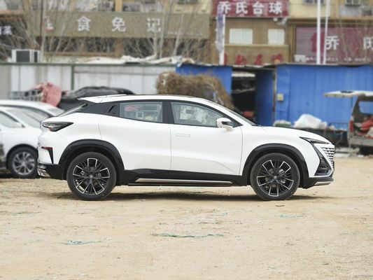 Максимальная скорость 200 км/ч 2023 Чанган UNI-T 1.5T Turbo Luxury Седан с бензиновым двигателем