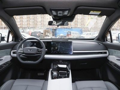 Максимальная скорость 200 км/ч 2023 Чанган UNI-T 1.5T Turbo Luxury Седан с бензиновым двигателем