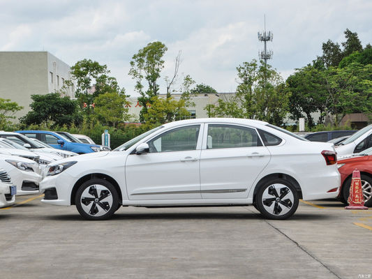 2024 Dongfeng Fengshen E70 Доступный электромобиль с 0,5 часами зарядки и 5 местами