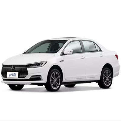 2024 BYD Qin PLUS DM-i 55KM Champion Edition Аккумуляторный электромобиль в черном цвете