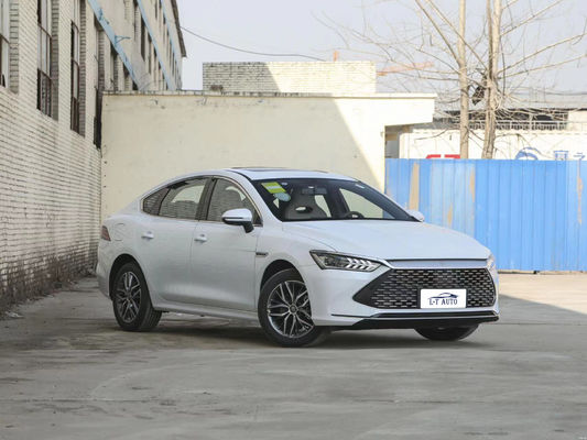 2024 BYD Qin PLUS DM-i 55KM Champion Edition Аккумуляторный электромобиль в черном цвете