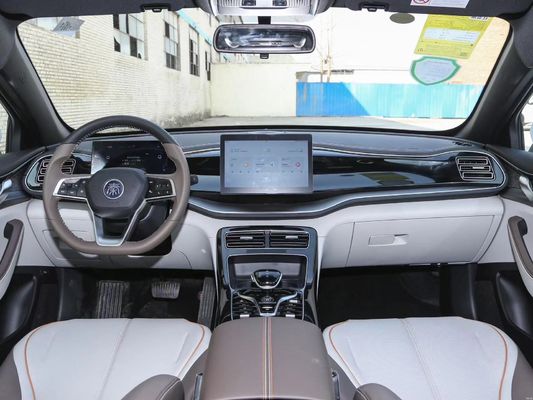 2024 BYD Qin PLUS DM-i 55KM Champion Edition Аккумуляторный электромобиль в черном цвете