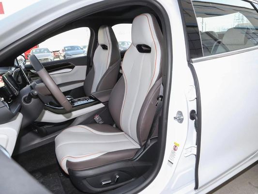 2024 BYD Qin PLUS DM-i 55KM Champion Edition Аккумуляторный электромобиль в черном цвете