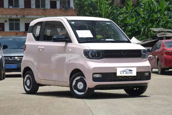 Произведенный Wuling Mini Ev Car 120 км Тернарийный литий Wuling Электромобиль для рынков страны