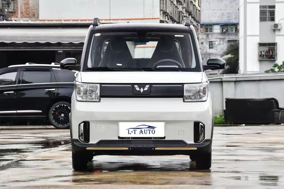 100% электрический мини-электромобиль Wuling с максимальной скоростью 100 км/ч и колесной базой 2010 мм