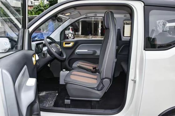 100% электрический мини-электромобиль Wuling с максимальной скоростью 100 км/ч и колесной базой 2010 мм