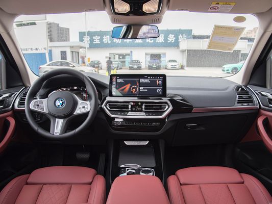 BMW iX3 Электрический патрульный автомобиль 4 или 5 мест Общая мощность 210 кВт Максимальная скорость 180 кВт/ч