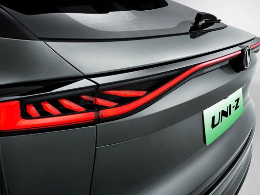 Чанган UNI Z Электромобиль 2024 Подержанный автомобиль Авто Чанган UNIZ Гибридный транспортное средство топливно-гибридный