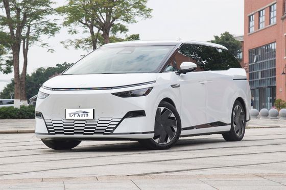 Большой семейный MPV Xpeng X9 Electric 702KM NEDC Ultra Long Range 7-местный энергетический автомобиль