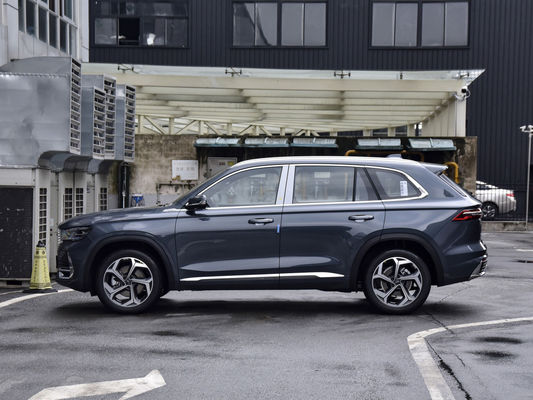 Многофункциональный руль и 50-80 литровый топливный бак Geely Xingyue L Compact SUV