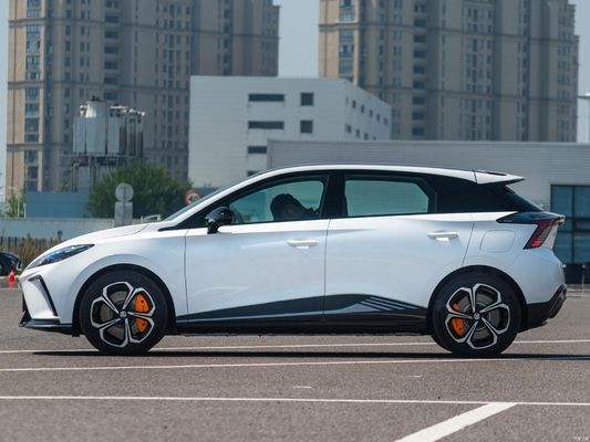 125 кВт MG 4 EV AWD 4WD 425 км 520 км Электрическое транспортное средство с временем быстрой зарядки 0,47 ч и 1