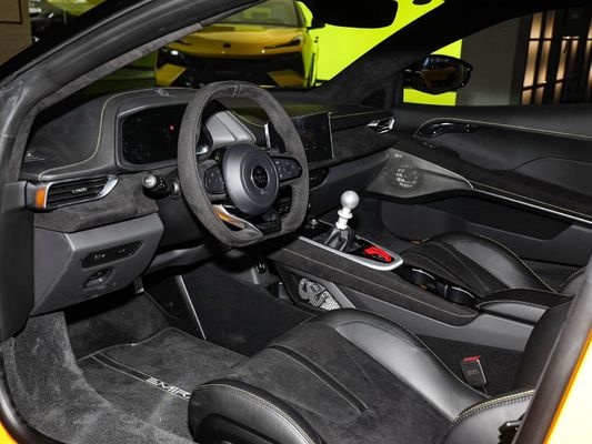 Lotus Emira - идеальное сочетание производительности и стиля в суперкаре 2 2 Layout