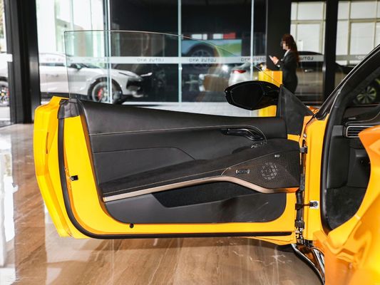Спортивный автомобиль Lotus Emira раскрывает полный потенциал литиевой электроэнергии
