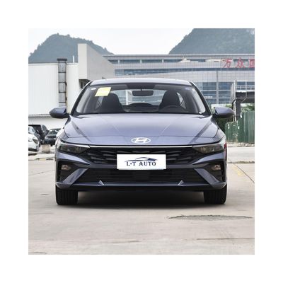 Седан Elantra 4-дверный 5-местный автомобиль с задней камерой 360° и максимальным крутящим моментом Nm 100-200Nm