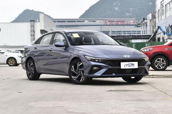 Седан Elantra 4-дверный 5-местный автомобиль с задней камерой 360° и максимальным крутящим моментом Nm 100-200Nm
