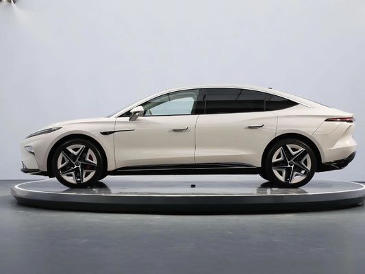 Электрический автомобиль Feifan F7 с дальностью 702 км и высокой скоростью 200 км/ч