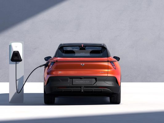 Geely Jiyue 01 Тернарийный литийный аккумулятор с двойным двигателем 4WD Luxury SUV AI Car Robot EV 2024