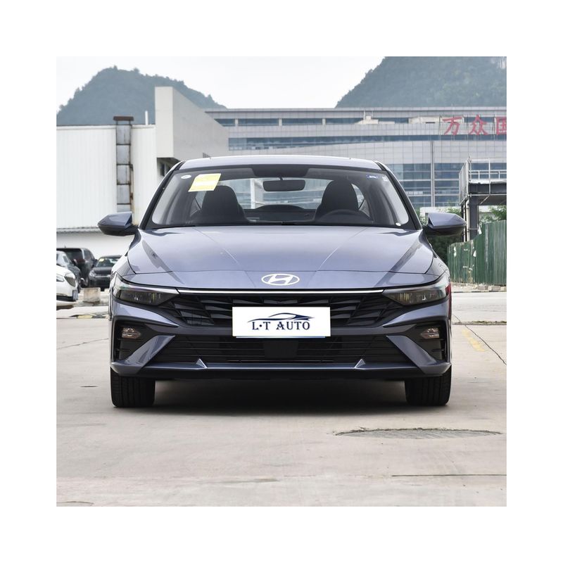 Седан Elantra 4-дверный 5-местный автомобиль с задней камерой 360° и максимальным крутящим моментом Nm 100-200Nm