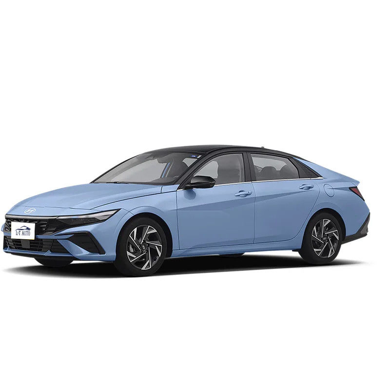 Движение на топливе и FWD Hyundai Elantra Маленький семейный автомобиль с задней подвеской с торсионным пучком